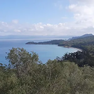 - Nuit Insolite à Bord Du Défi Fou Bateau-hôtel Porquerolles